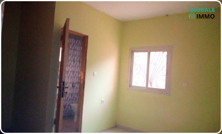 Appartement moderne de 2 chambres à Nkozoa Dispensaire